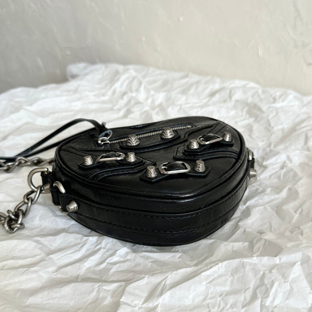 Heart-Shaped Cowhide Leather Crossbody Bag with Stylish Chain Strap