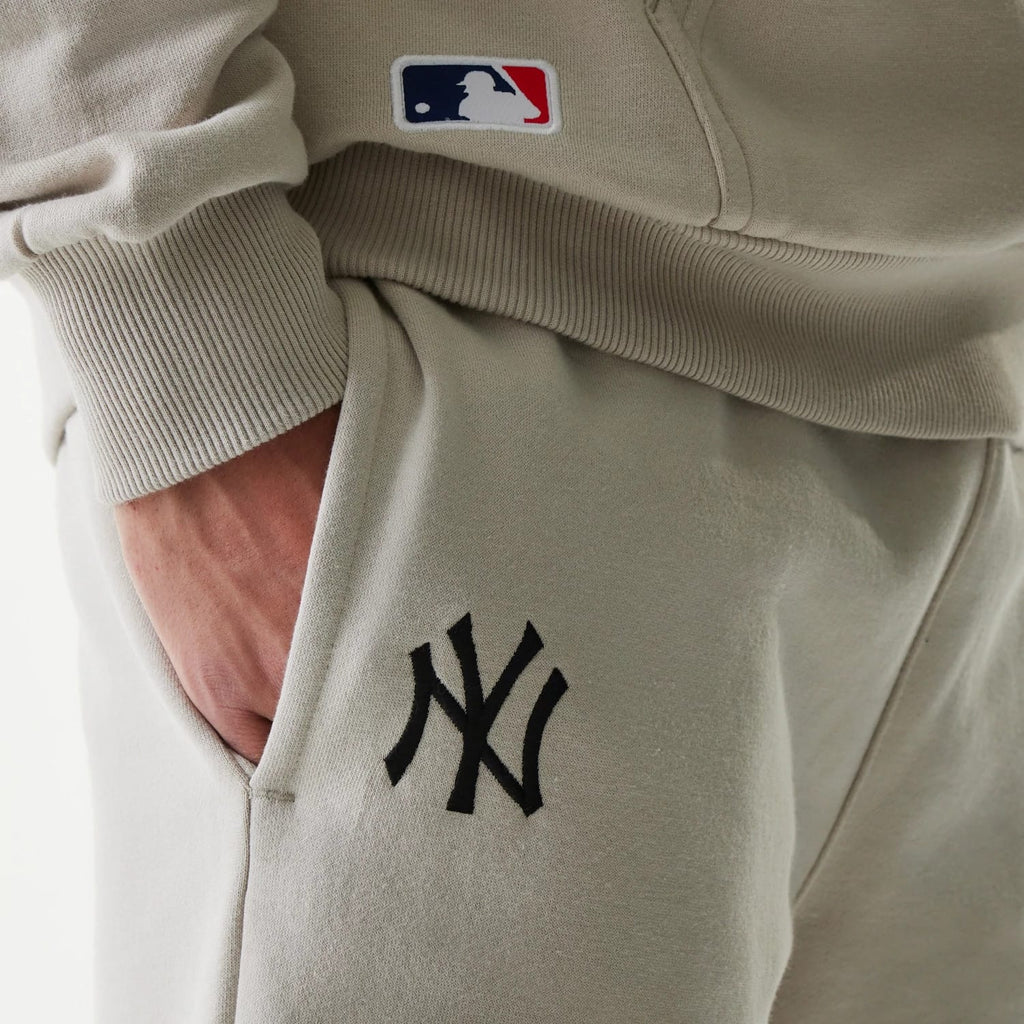 New York Yankees MLB League Essential Midi Cream Shorts-kentox