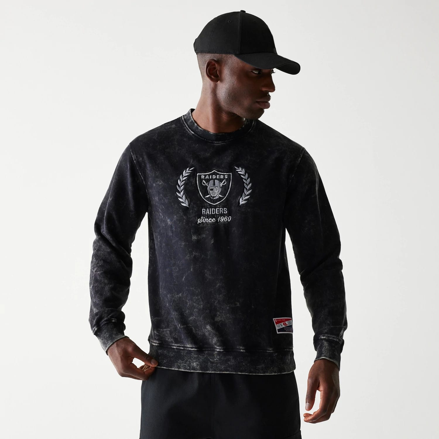 Las Vegas Raiders NFL Throwback Black Crew Neck Sweater-kentox