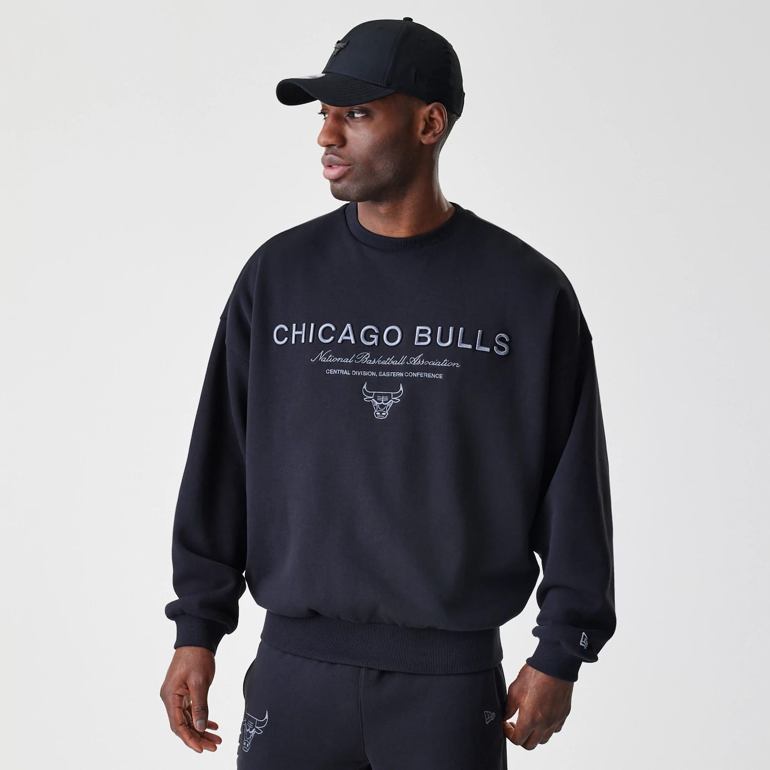 Chicago Bulls NBA Linear Black Crew Neck Sweater-kentox
