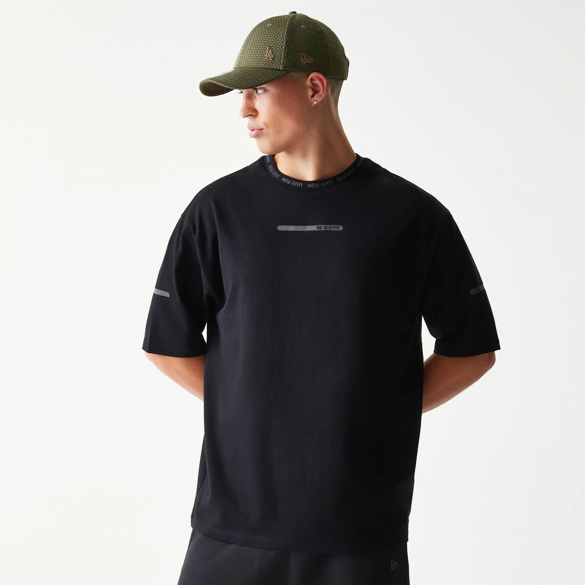 New Era Tech Black Oversized T-Shirt-kentox