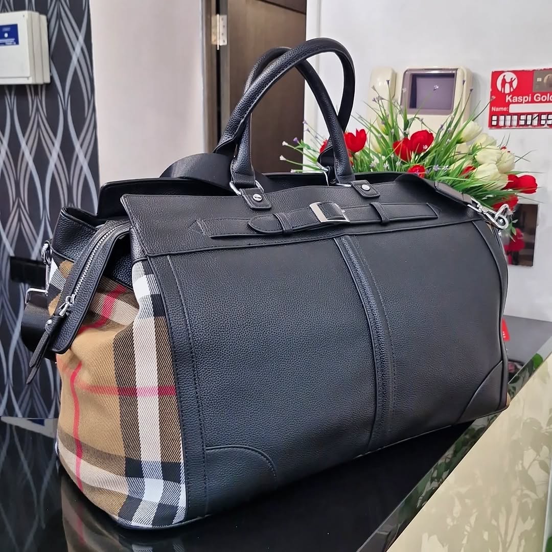 Prime Check Travel Bag – Stylish, Durable & Travel-Ready Essentials Carrier