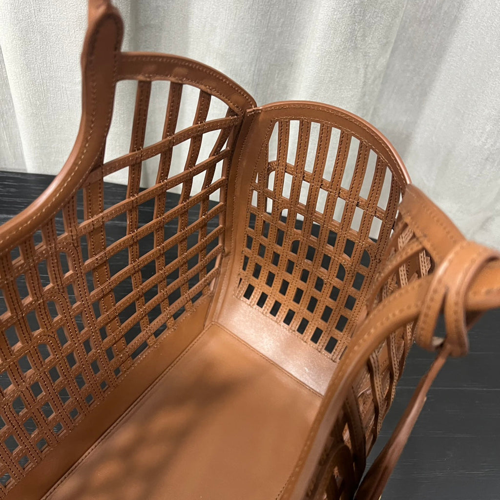 Structured Lattice Tote Bag – Chic Modern Open-Weave Design
