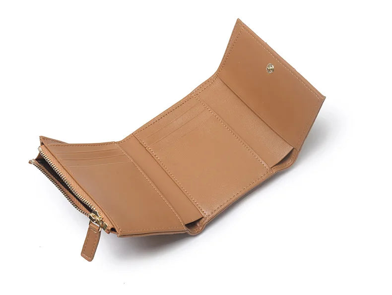 Sleek Bifold Zip Wallet – Compact and Secure for Everyday Essentials