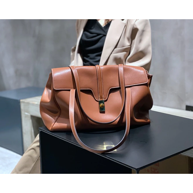 Premium Smooth Calfskin Leather Shoulder Tote – Travel Handbag with Secure Lock Closure