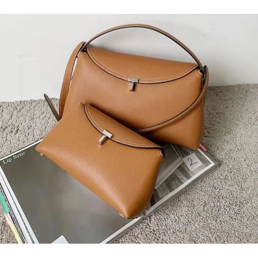 Elegant Leather Flap Shoulder Bag