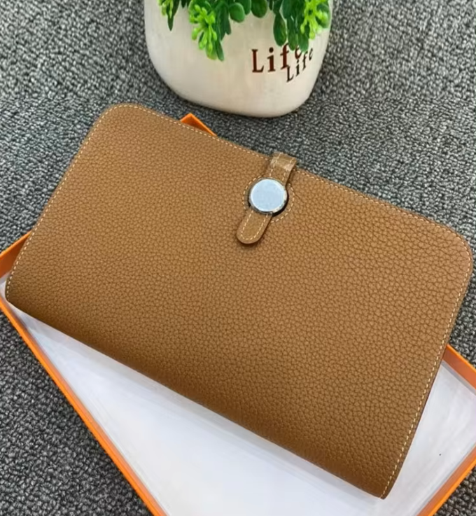 Large Grained Leather Wallet