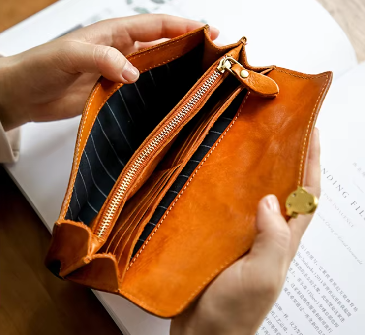 Vintage Leather Push-Lock Wallet