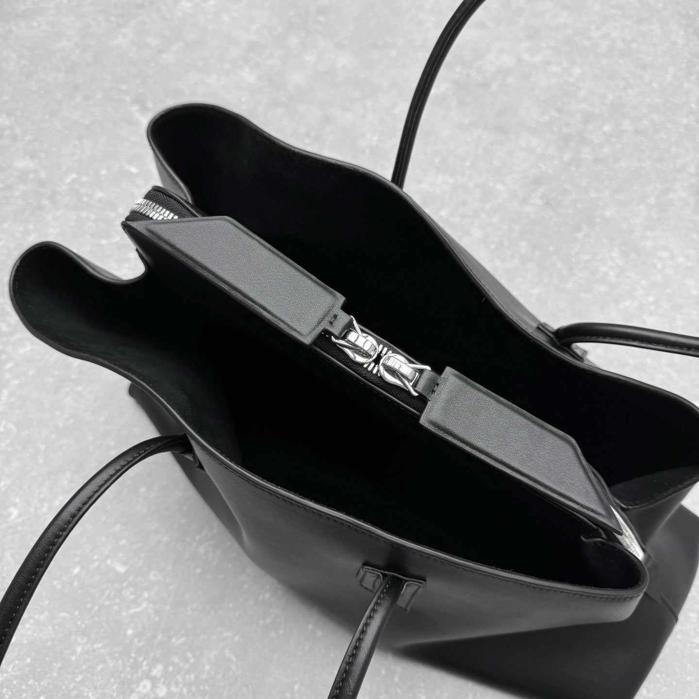 Noir Arc Tote Bag