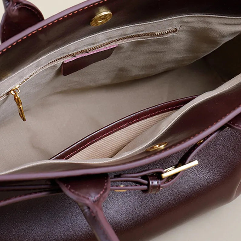 Stylish Leather Buckle Handbag for Everyday Elegance