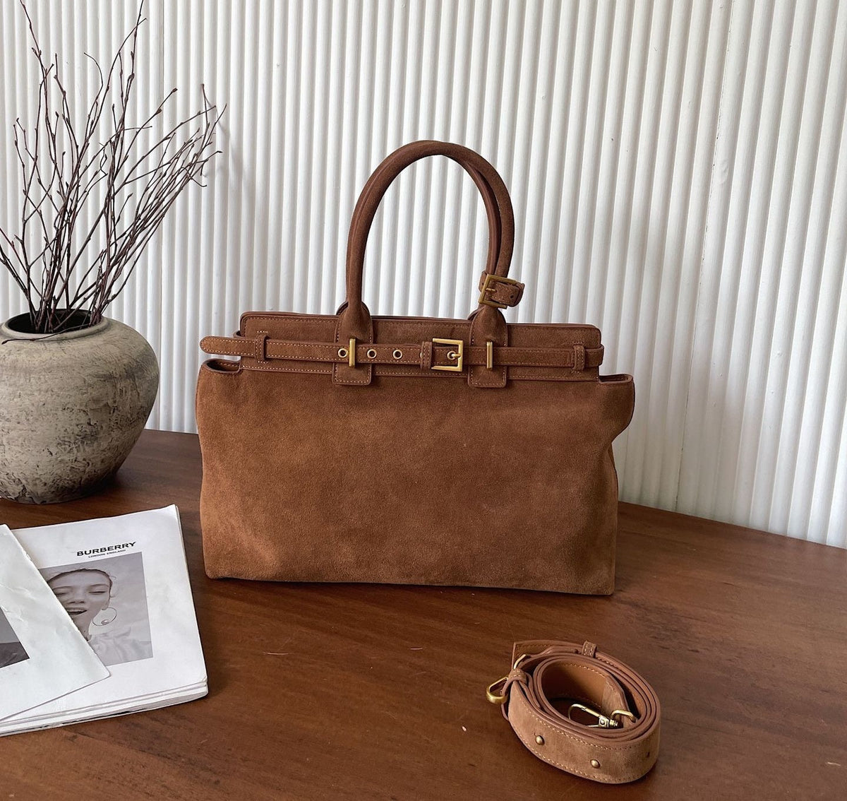 Stylish Leather Buckle Handbag for Everyday Elegance